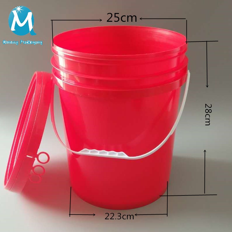 Round plastic buckets