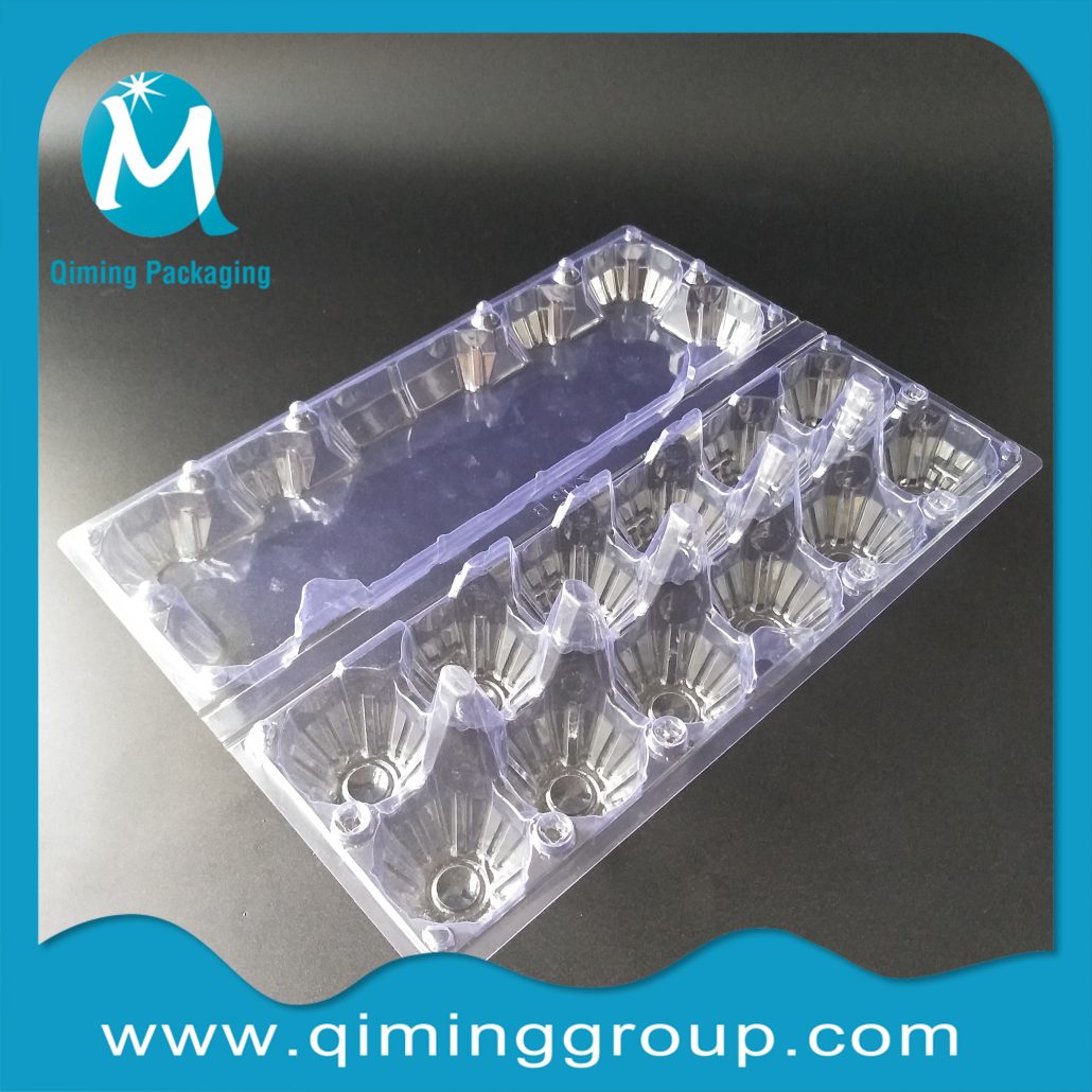 clear plastic egg tray
