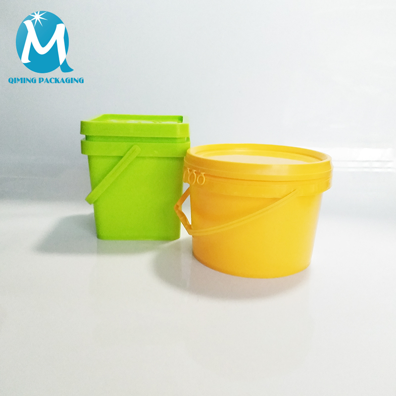 SQUARE PLASTIC BUCKETS WITH LIDS - Qiming Packaging Lids Caps Bungs,Cans  Pails Buckets Baskets Trays