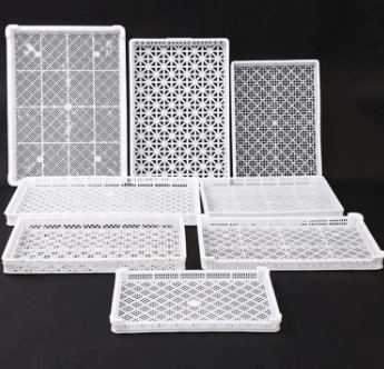 plastic-trays